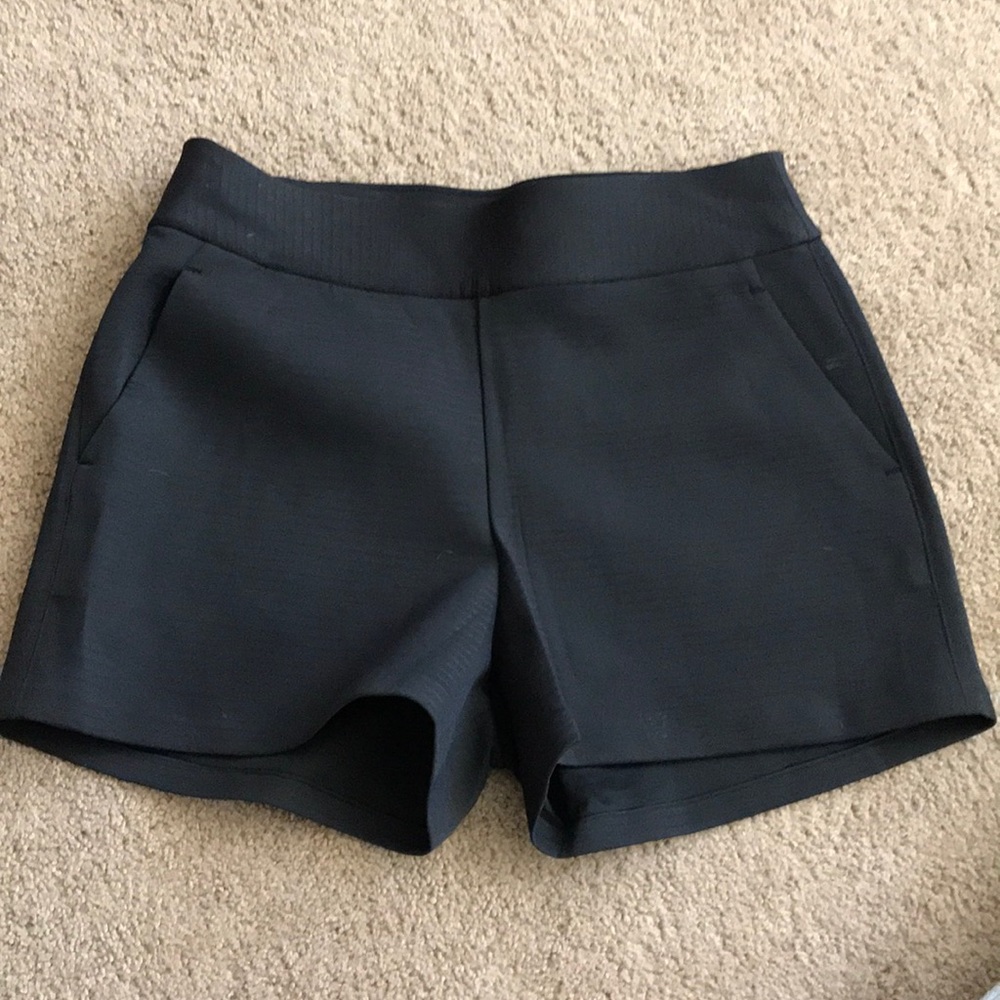 Lululemon high wasted dress up shorts